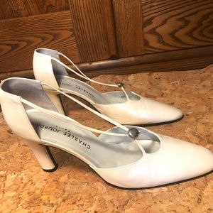 Charles Jourdan cream leather pumps 8